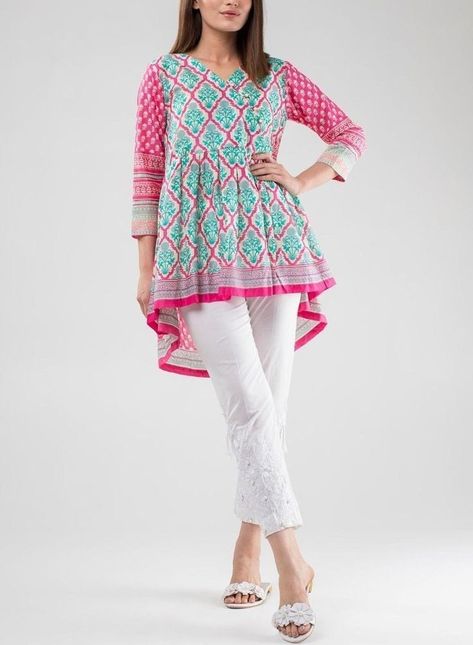 Winter Short Frocks & Kurti Designs Short Kurti Designs, Cotton Tops Designs, Short Frocks, Short Frock, Pakistani Fashion Casual, Tunic Designs, Gaun Fashion, Kurti Designs Latest, Stylish Short Dresses