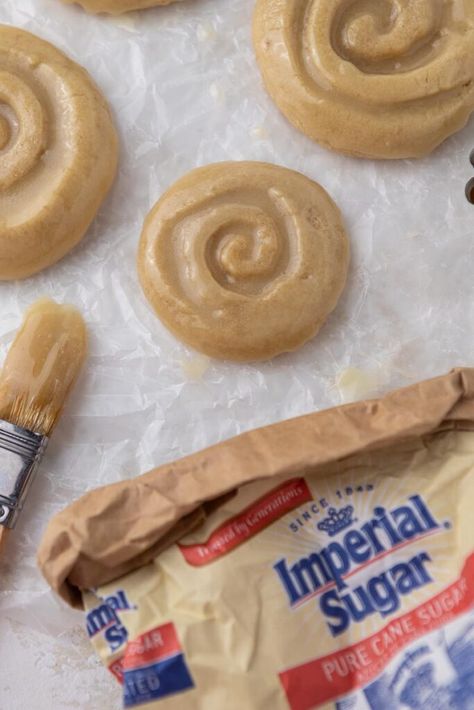 These Crumbl honey bun cookies are warm cinnamon cookies with a fun little swirl on top then brushed with a homemade honey butter glaze, just like your favorite honey buns! Honey Bun Cookies, Cookie Copycat Recipes, Crumbl Cookie Copycat, Honey Butter Glaze, Homemade Honey Butter, Crumble Cookie Recipe, Butter Glaze, Honey Cookies, Honey Bun