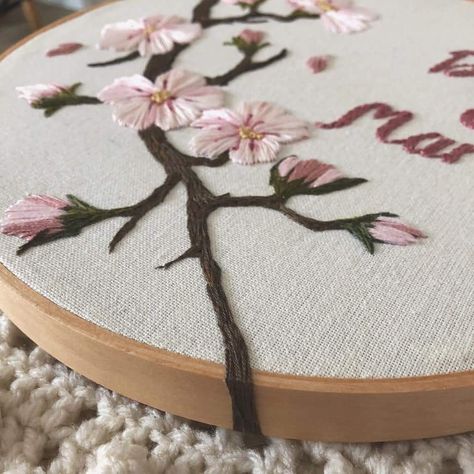 Cherry Blossom Embroidery, Embroidery Hoop Art Diy, Sakura Art, Spinning Yarn, Bird Embroidery, Thread Embroidery, Embroidery Hoop Art, Paint Ideas, Hoop Art