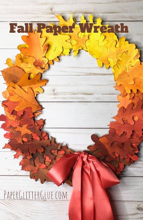 DIY Easy Autumn Paper Leaf Wreath - Paper Glitter Glue Fall Paper Leaf Wreath, Frozen Christmas Ornaments, Paper Leaf Wreath, Diy Fall Wreath Ideas, Paper Wreath Diy, Fall Wreath Tutorial, Fall Wreath Ideas, Wreath Paper, Paper Leaf