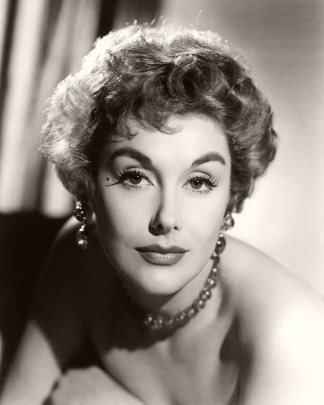 Kay Kendall Kay Kendall, My Love Photo, Female Movie Stars, Nice Man, Old Film Stars, Vintage Movie Stars, Classic Film Stars, Famous Photos, His Office