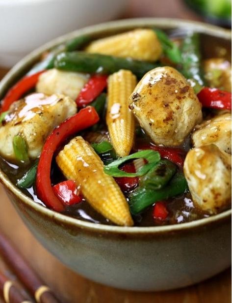 Cantonese chicken and vegetable stir fry Cantonese Chicken, Cantonese Recipes, Chicken Vegetable Stir Fry, Cantonese Food, Cantonese Cuisine, Chinese Stir Fry, Asian Stir Fry, Chinese Vegetables, Recipes Chinese