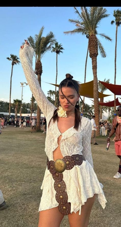 Rate This Festival outfits From ⭐1~10. SAVE & FOLLOW i will update everyweek. Glastonbury Outfits, Country Music Outfits, Mode Coachella, Glastonbury Fashion, Rave Outfits Women, Outfits Coachella, Coachella Fits, Afrika Burn, Cochella Outfits