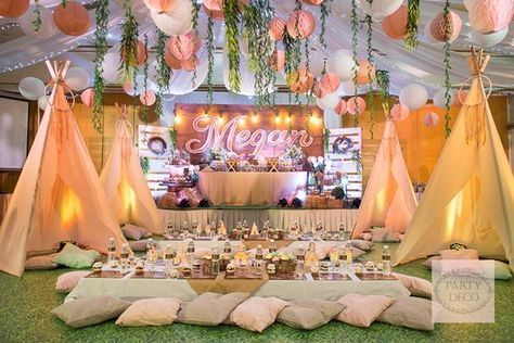 Bohemian Bday Party Ideas, Bohemian Party Ideas Indoor, Bohemian Decorations Party, Bohemian Theme Party Outfit, Coachella Baby Shower Ideas, Coachella Birthday Cake, Debut Party Ideas, Indoor Glamping Party, Bohemian Party Outfit