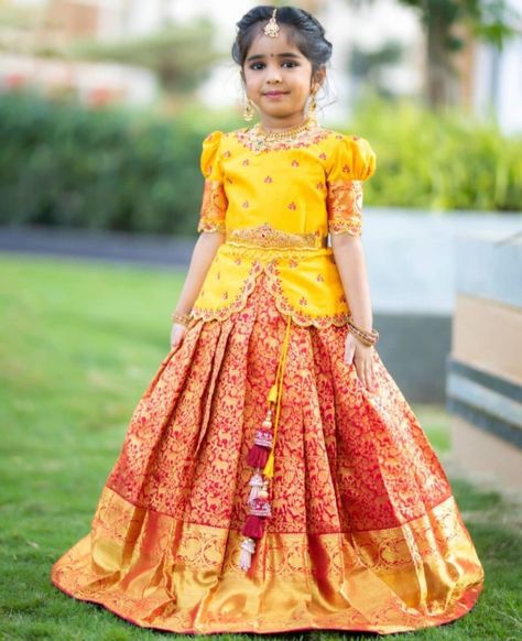 Lehenga Choli For Kids, Blue Blouse Designs, Kids Party Wear Dresses, Designer Anarkali Dresses, Latest Blouse Designs Pattern, Kids Blouse Designs, New Saree Blouse Designs, Belt Blouse, Cutwork Blouse Designs