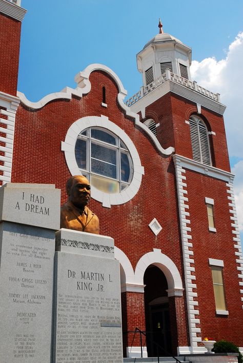 Selma Alabama, Southern Road Trips, Tuscaloosa Alabama, Alabama Travel, Usa Roadtrip, River Trail, Sweet Home Alabama, Capitol Building, Road Trip Fun