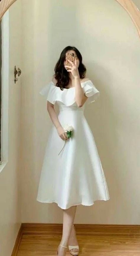 White Dresses For Teens, White Grad Dress, Satin Dress Outfit, Korean Fashion Women Dresses, Confirmation Dresses, Fancy Short Dresses, Bridesmaid Dresses Long Chiffon, Stylish Wedding Dresses, Classy Prom Dresses