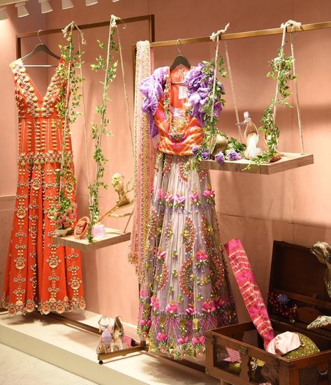 Papa Don't Preach, Fashion Window Display, Clothing Store Displays, Decoration Vitrine, Indian Designers, Designer Store, Store Design Boutique, Window Display Design, India Book