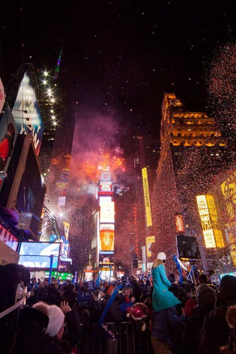 New Years Eve Times Square, New Years Times Square, New Year In New York Aesthetic, Christmas In Times Square, New York At New Years, Time Square New Years Eve, New York City New Years Eve, New Years Eve New York City, New Years Eve In New York City