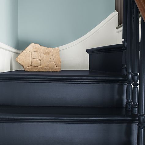 Painted Stairs Color Ideas, Painted Stair Railing Ideas, Black Staircase Paint Color, Painted Staircases Color, Painted Staircases Ideas, Dark Gray Staircase, Farrow And Ball Painted Stairs, Staircase Colors Ideas, Painted Stairways Ideas