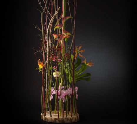 Floral recipe: Parallel Composition Test Tube Floral Arrangement, Parallel Floral Design, Parallel Flower Arrangement, Winter Bridal Bouquets, Test Tubes, Hanging Christmas Tree, Flowers Arrangements, Ann Marie, Fresh Flowers Arrangements