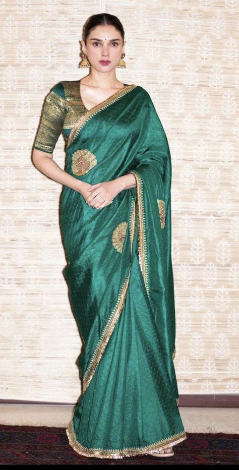 Aditi Rao Hydari Blouse Design, Rama Green Blouse Designs, Simple Bride Indian, Bride In Green Saree, Aditi Rao Hydari Saree, Wedding Guest Saree Look, Aditi Rao Hydari Indian Outfits, Green Blouse Designs, Aditi Rao Hydari