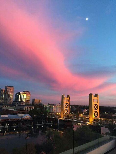 Sacramento California Aesthetic, Sacramento Aesthetic, Cali Vibes, California Life, Sacramento State, Vision Board Images, Urban Aesthetic, Sky Pictures, Sacramento California