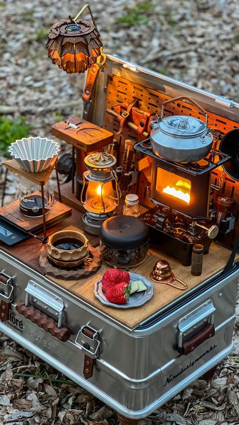 Japan Camping, Ramen Camping, Japanese Camping Gear, Camping Coffee Aesthetic, Boho Cabin, Totoro Cafe Japan, Beautiful Kitchenware, Motorcycle Camping Gear, Camping Box