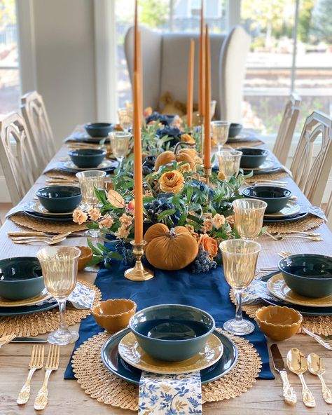 Blue Thanksgiving Table, Blue Thanksgiving, Blue Fall Decor, Autumn Dining, Tablescape Inspiration, Fall Table Settings, Fall Thanksgiving Decor, Thanksgiving Table Settings, Fall Tablescapes