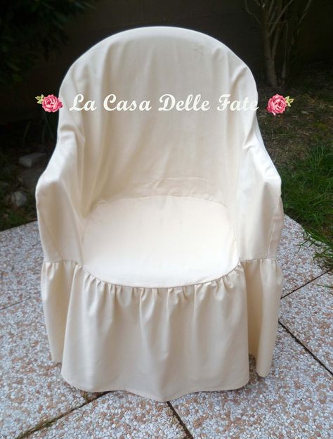 Breakfast Area Decor, Plastic Chair Covers, Plastic Garden Chairs, Black Chair Covers, Small Garden Table, Plastic Patio Chairs, Diy Chair Covers, Shabby Chic Dress, Shabby Chic Chairs