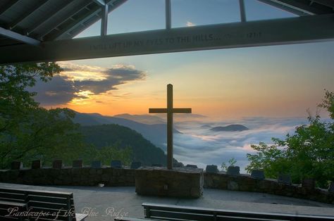 So beautiful!..,The Fred W. Symmes Chapel of the YMCA Camp in Greenville, SC. Symmes Chapel, Pretty Place Chapel, Christian Photography, Wedding Archway, Jesus Wallpaper, Camping Locations, Christian Pictures, The Cross Of Christ, Leaving Home