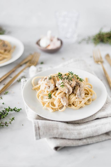 Easy Mushroom Pasta | Cravings Journal Italian Food Photography, Spaghetti Vongole, Mushroom Recipes Pasta, Resep Pasta, Mushroom Pasta, Food Photography Inspiration, Food Photography Tips, Linguine, Pasta Recipe