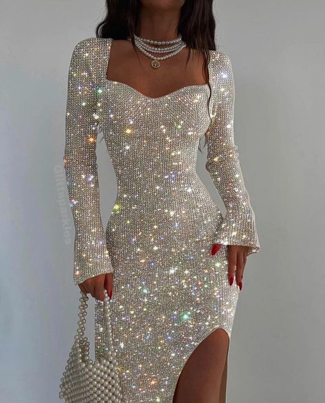 Nasa Aesthetic, White Sparkly Dress, Sparkly Birthday, Aesthetic Homecoming, Glittery Dress, Shimmery Dress, Pretty Quinceanera Dresses, Classy Prom Dresses, Stunning Prom Dresses