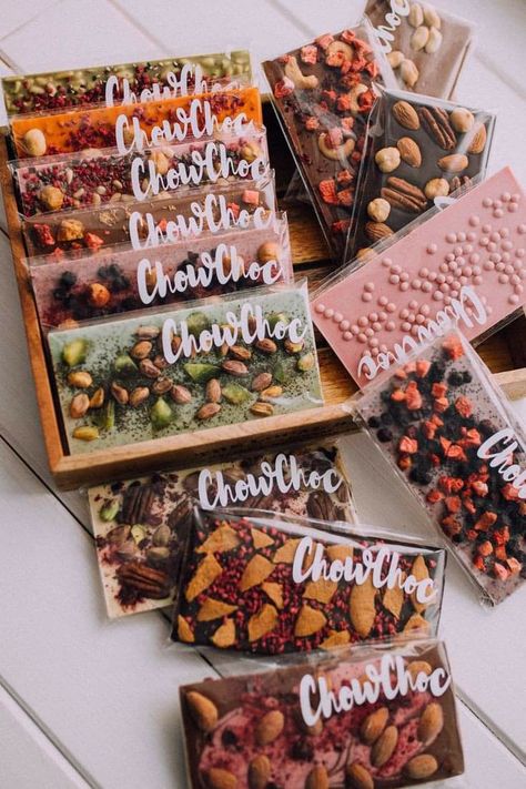 Bar Chocolate Packaging, Homemade Chocolate Bar Packaging, Chocolate Ideas Creative, Chocolate Design Ideas, Chocolate Packaging Ideas, Chocolate Bar Ideas, Diy Chocolate Bars, Chocolate Bar Packaging, Homemade Chocolate Bars