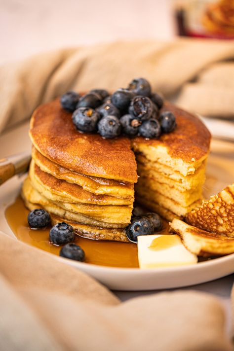 Delicious almond flour pancakes. Great flavor and texture. Pancake Recipe For Diabetics, Pancakes Low Carb, Using Almond Flour, Almond Pancakes, Lowcarb Recipes, Almond Flour Pancakes, No Flour Pancakes, Baking With Almond Flour, Flour Pancakes