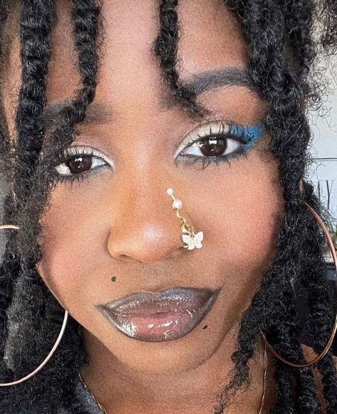 Earthy Nose Piercing, Nose Cuff Piercing, Chunky Nose Ring, Nose Piercing Dangling, Crystal Nose Ring, Nose Cuff On Black Women, Diy Fake Nose Ring, Diy Nose Ring, Dangling Nose Ring