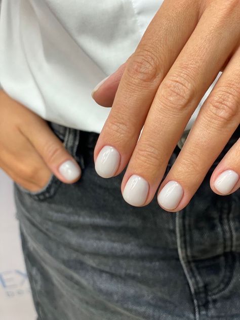 Dip Real Nails, Manicure Ideas For Pale Skin, Really Short White Nails, Short Nail Dip Ideas, Dip Short Nails, Short Nail Bed Nails, Very Short French Nails, Short Stubby Nails, Super Short Gel Nails