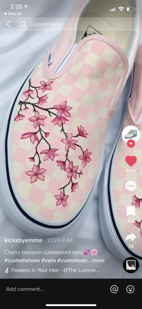 Art Cute Easy, Vans Painted Shoes Ideas, Customised Vans, Vans Painted, Cute Vans, Painted Vans, Vans Shoe, Van Ideas, Van Design