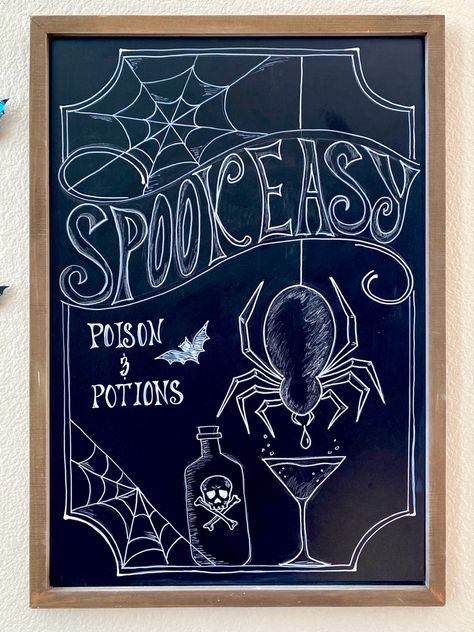 Bar Chalkboard Ideas, Halloween Chalkboard Art, Chalk Markers Art, Halloween Window Display, Halloween Signs Diy, Chalkboard Wall Art, Halloween Chalkboard, Halloween Bar, Chalk Sign