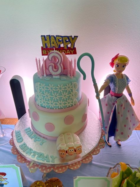 Bo Peep Cake Birthday, Bo Peep Party Ideas, Bo Peep Birthday Party, Bo Peep Cake, Bo Peep Toy Story, Toy Story Birthday Cake, Peeps Cake, Toy Story Party Decorations, Baby Birthday Themes