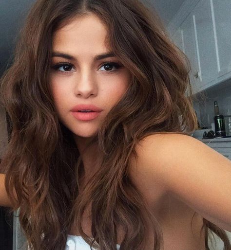 Selena Gomez Has a Lob Now, and We Have Serious Hair Envy Selena Gomez Hair Long, Pin Straight Hair, Selena Gomez Hair, Long Hair With Bangs, Tape In Hair Extensions, Different Hairstyles, Hair Envy, About Hair, Perfect Hair