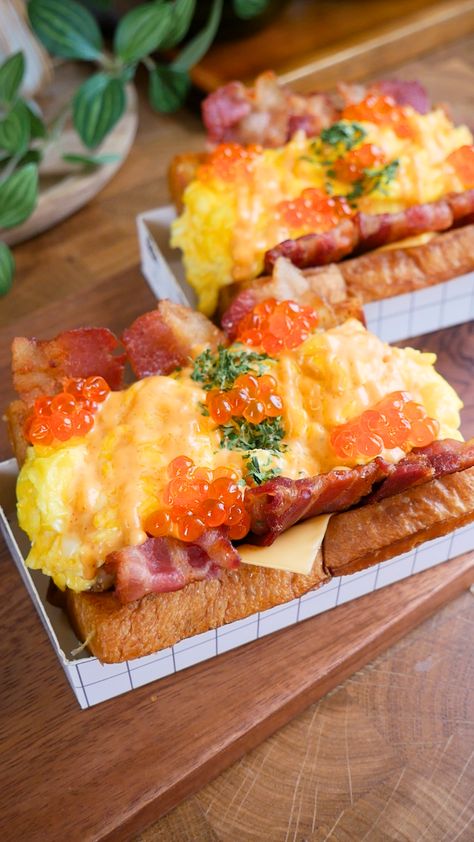 Fancy Korean Egg Drop Breakfast Sandwich Recipe Korean Egg Sandwich, Korean Egg Drop Sandwich, Korean Egg Drop, Breakfast Korean, Egg Drop Sandwich, Korean Sandwich, Korean Egg Bread, Scrambled Eggs Bacon, Korean Egg