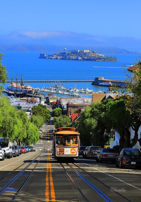 San Francisco To Do, Scenery Mountain, San Francisco Attractions, Melbourne Airport, Forest City, Most Romantic Places, Hill Park, San Francisco Travel, Europe Tours