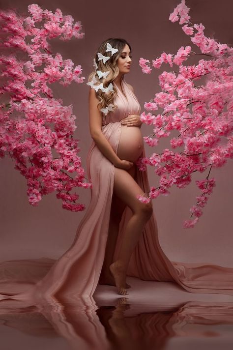 studio maternity cheery blossom session Pregnant Lady Photoshoot, Prego Photoshoot Ideas, Creative Maternity Shoot Ideas Outdoor, Pregnant Poses Photoshoot, Red Maternity Shoot, Women Pregnancy Photos, Maternity Photo Shoot Studio, Girl Maternity Shoot Ideas, Chic Maternity Photos