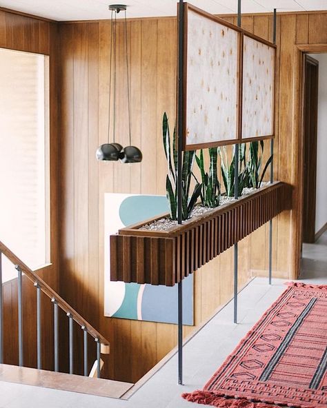 Mid Century Modern Room Divider, Sunset House, Mcm Style, Mid Century Interior, Floor Ideas, Mid Century Modern Interiors, Fence Design, Mid Century Modern House, Staircase Design