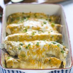 Chicken Smothered Burritos, Smothered Burritos, Burrito Recipes, Mexican Dinners, Chicken Smothered, Green Chile Chicken, Food Simple, Weekly Dinner, Green Enchilada Sauce