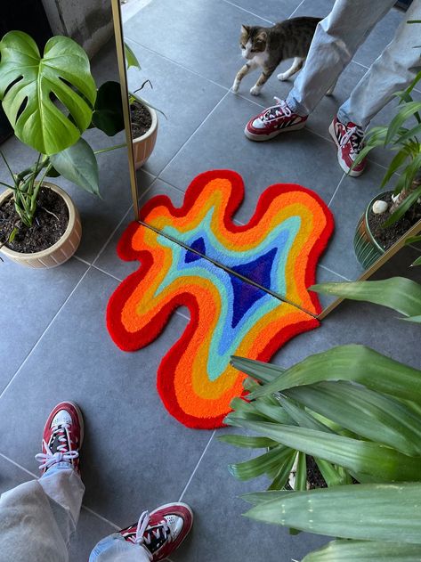 Drippy Fluid Rainbow Fluffy Tufted Mirror Rug / %100 Handmade - Etsy Mirror Rug Decor, Easy Rug Tufting Designs, Rug Tufting Ideas Aesthetic, Abstract Tufted Rug, Tufted Rug Mirror, Small Tufted Rug, Tuft Rug Ideas, Punch Needle Rug Patterns, Tufting Patterns