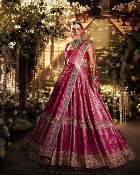 MANISH MALHOTRA (@manishmalhotraworld) • Instagram photos and videos Dolly Jain, Head Veil, Latest Bridal Lehenga Designs, Indian Dress Up, Brocade Lehenga, Banarasi Brocade, Bridal Lehenga Designs, Latest Bridal Lehenga, Trendy Outfits Indian