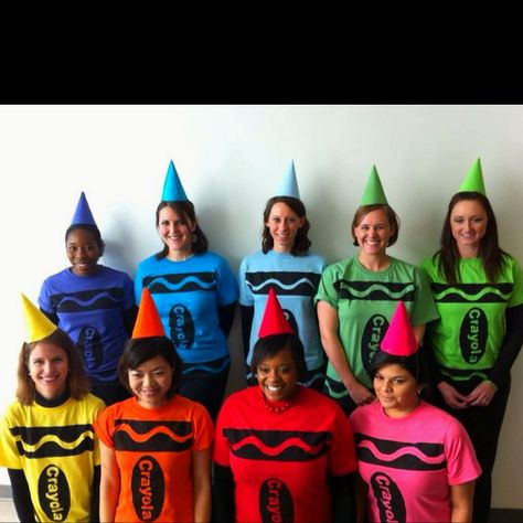 Homemade Crayola shirts! Crayola Family Costume, Crayola Costume, Teacher Halloween Costumes Group, Halloween Crayons, Crayon Costume, Halloween Group Costumes, Costumes For Work, Halloween Costumes For Work, Teacher Halloween Costumes