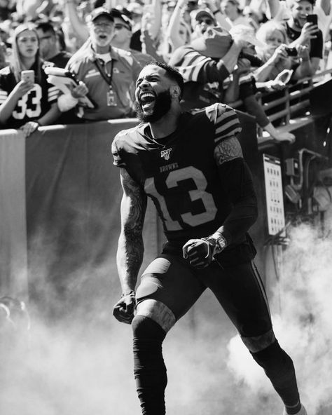 Odel Beckham, Odell Beckham Jr Wallpapers, Mvp Basketball, Lebron James Basketball, Nfl Uniforms, Football Poses, Nfl Football Pictures, Nfl Football Art, Nfl Football Players