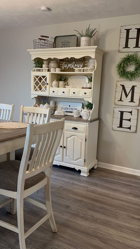 Buffet In Dining Room Ideas, Large Dining Room Wall Decor Ideas, Black And White Dining Room, Home Hall Design, Small Kitchen Decor, Dining Room Storage, Large Dining Room, Kitchen Dinning, Living Room Decor Cozy