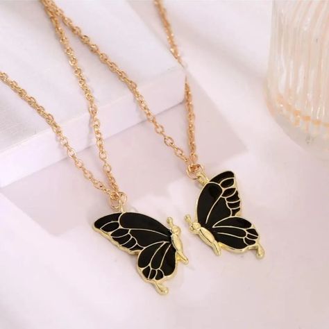 #bffgift Butterfly Locket ✨🦋 Couple locket chain 🤌 Available in all colors Price 350/- PKR 👑 . . . . . . . PR/16 . #zirconjewelry #zirconset #4pcjewelryset #indianjewellery #pkonlinestore #eidjewellery #eidcollection #onlinejewellerypakistan #jewelrypage #necklace #ringsofinstagram #bracletsforwomen #girlsbracelet #ringsforher #earringsofinstagram #zirconearrings #saleonjewellery #trendyjewelrypieces #explore #explorepage #pakistan #fashionforward #jewelleryforgirls #weddingjewelry #weddings... Locket Couple, Couple Locket, Butterfly Locket, Locket Chain, Zircon Jewelry, Eid Collection, April 29, Bff Gifts, Rings For Her