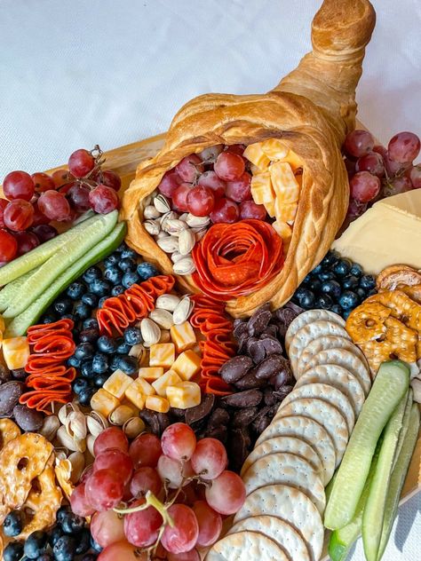 Thanksgiving Cornucopia Charcuterie Board Thanksgiving Charcuterie Board Ideas, Thanksgiving Charcuterie Board, Thanksgiving Charcuterie, Thanksgiving Tips, Thanksgiving Cornucopia, Thanksgiving Snacks, Charcuterie Board Ideas, Charcuterie Inspiration, Delicious Thanksgiving