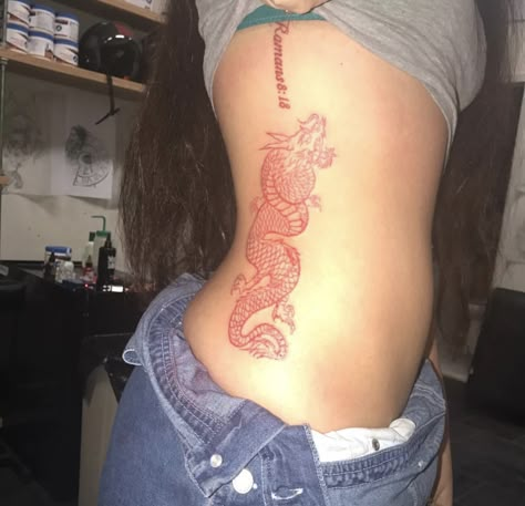 𝖆𝖓𝖌𝖊𝖑𝖇𝖇𝖞𝖆𝖇𝖇𝖞 👼🏽 Three Dragons, Tattoo Chinese, Tattoos Dragon, Dragon Tattoo Ideas, Red Dragon Tattoo, Small Dragon, Tattoo Red, Ribcage Tattoo, Dragon Tattoo For Women