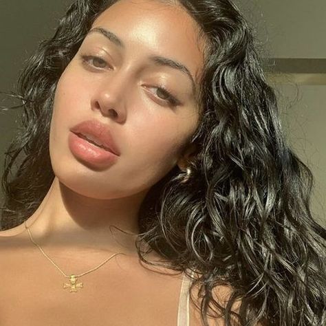 Cindy Kimberly Instagram, Cindy Who, Kimberly Hair, Cabello Afro Natural, Pelo Afro, Cindy Kimberly, Unique Dresses, Face And Body, Pretty Woman