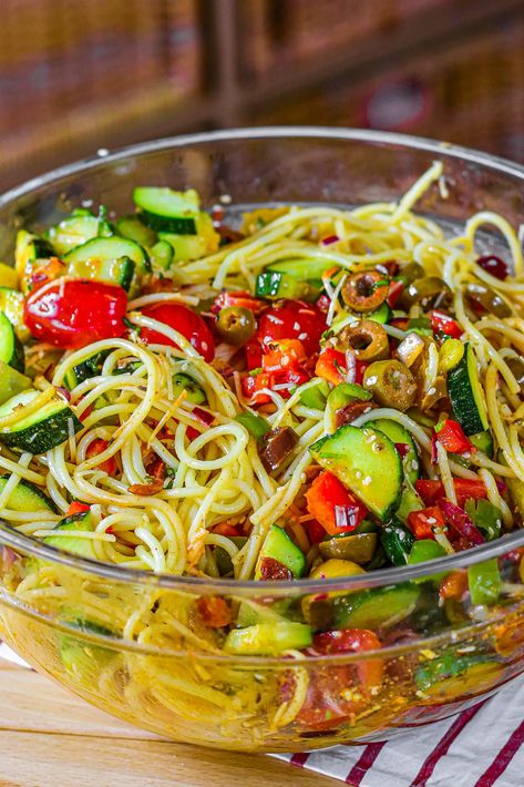 Greek Spaghetti Salad, Million Dollar Salad, Millionaire Salad Recipe, California Spaghetti Salad Recipe, California Spaghetti Salad, Greek Spaghetti, Salad Sides, Rice Salads, Fried Spaghetti