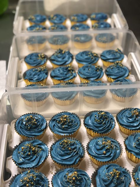 A touch of blue and gold cupcakes for wedding and debut. Blue And Gold Cupcakes Ideas, Navy Blue And Gold Cupcakes, Blue And Gold Cupcakes, Cupcakes For Wedding, Blue Frosting, 13 Birthday Cake, Bridal Shower Cupcakes, Gold Cupcakes, Birthday Sheet Cakes