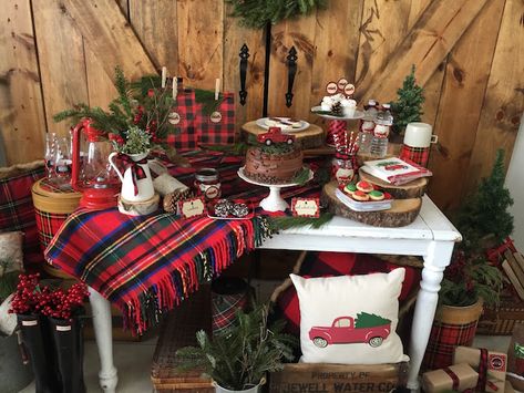 Plaid dessert table from a Vintage Rustic Plaid Christmas Party on Kara's Party Ideas | KarasPartyIdeas.com (11) Plaid Christmas Party, Plaid Party, Plaid Christmas Decor, Christmas Table Centerpieces, Tartan Christmas, Christmas Table Settings, Karas Party Ideas, Vintage Party, Christmas Party Decorations