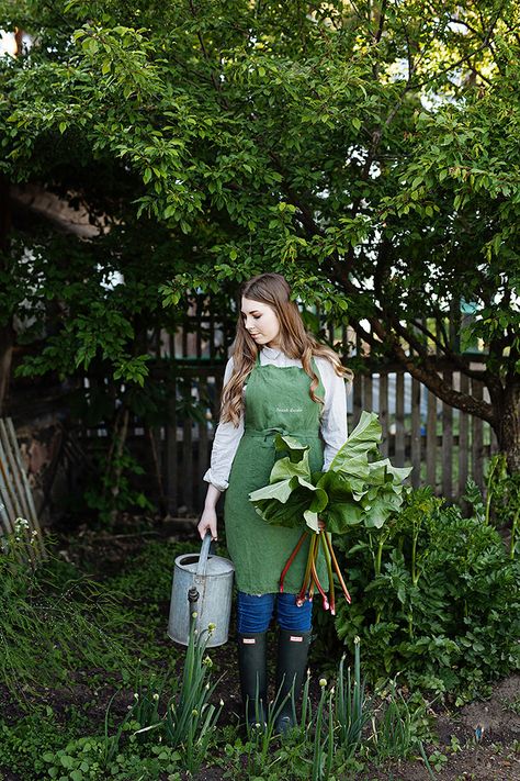 Untitled | Loreta | Flickr Golf Resort Wedding, Farmer Girl, Brand Ideas, Gardening Outfit, Garden Photography, Neutral Color Scheme, Tropical Colors, Easter Table Decorations, Camp Shirt