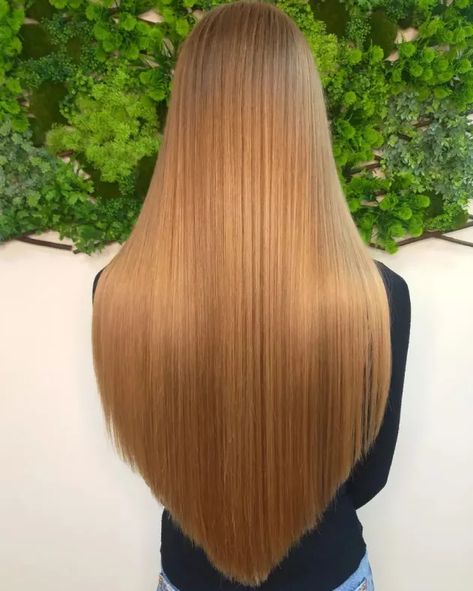 V Haircut for Long Straight Hair Triangular Haircut Long, V Haircut, Shape Haircut, V Cut Hair, Hair Stail, V Shaped Haircut, Dream Photos, V Shape Hair, V Hair